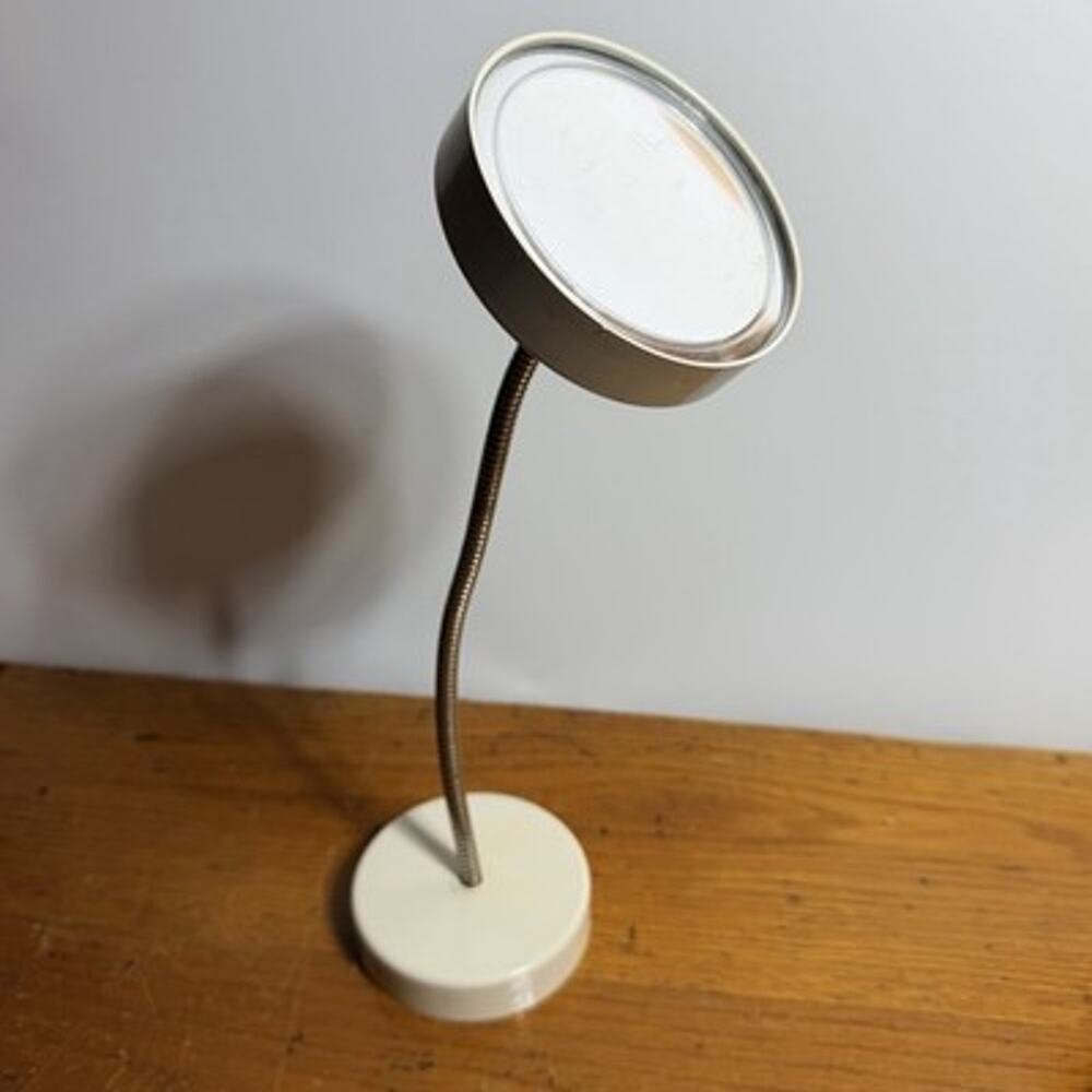 Vtg 1975 Magic Focus Big Eyes Goose Neck 5X Magnified Makeup Mirror Ivory AS IS